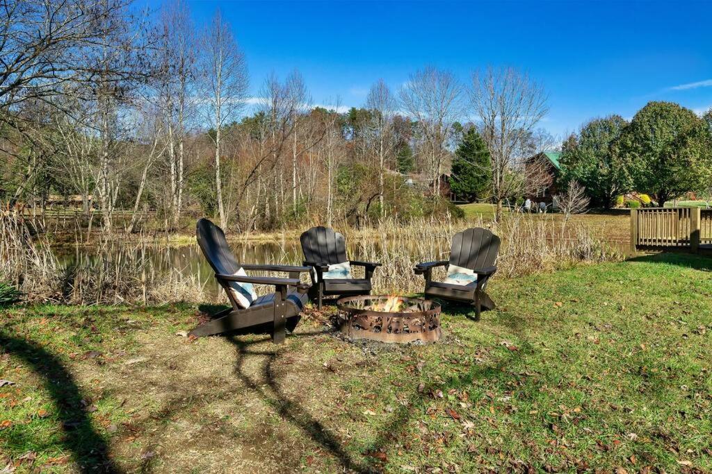 Вилла Spectacular Mtns Views With Private Hot Tub With Pool Table And Private Pond Севьервилл Экстерьер фото