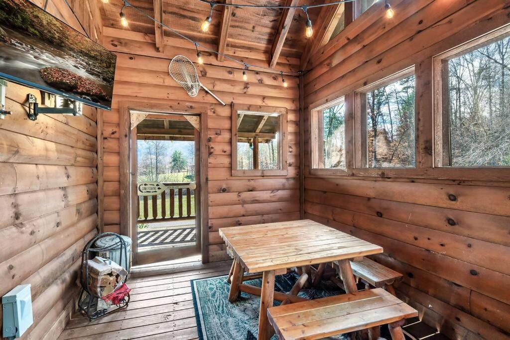 Вилла Spectacular Mtns Views With Private Hot Tub With Pool Table And Private Pond Севьервилл Экстерьер фото