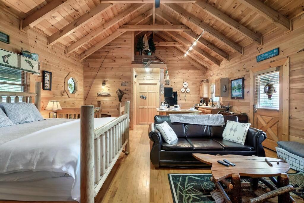 Вилла Spectacular Mtns Views With Private Hot Tub With Pool Table And Private Pond Севьервилл Экстерьер фото